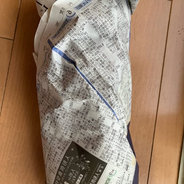 新聞紙に包んで保温している