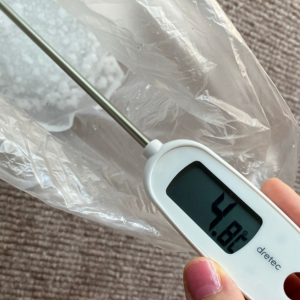 温度計が4.8度を指している