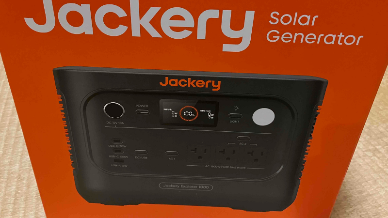 Jackeryポータブル電源の外箱