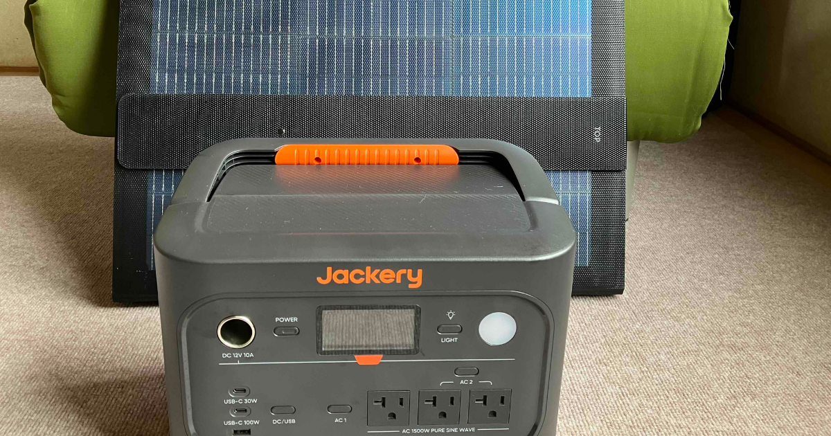 ポータブル電源とソーラーパネル