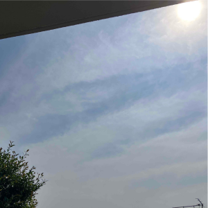 少し雲はあるが青空