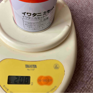 カセットガスの消費量を測っている-3