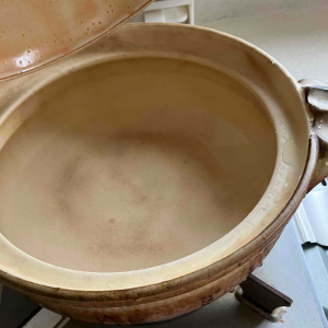 水をはった鍋