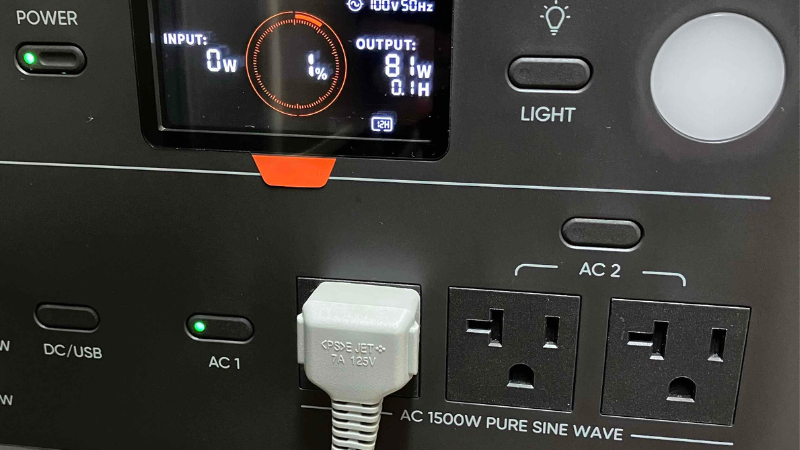 充電量が1％のポータブル電源